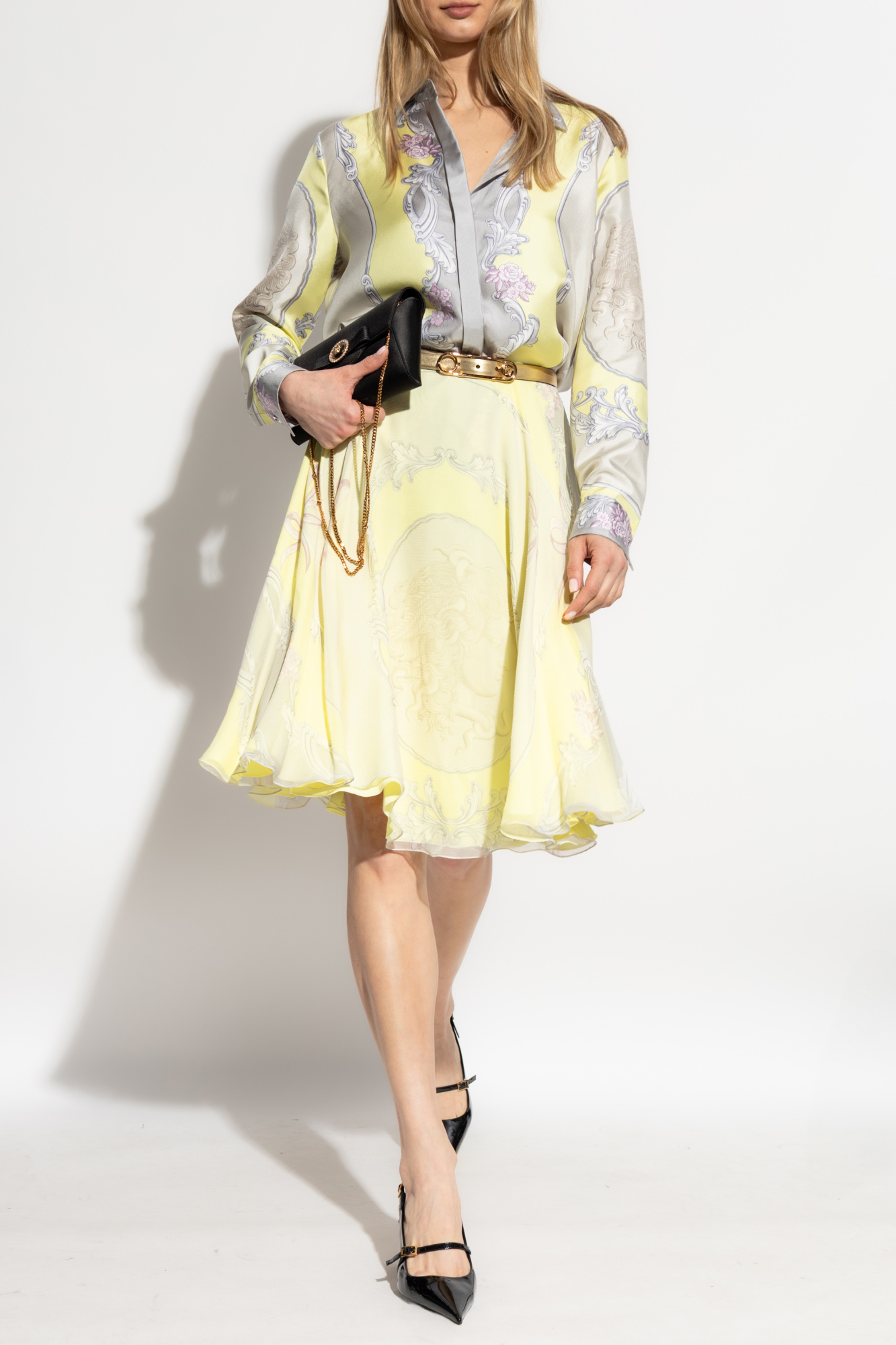 ✨VERSACE silk100% ブラウス✨ 　　　　✨サマー特価✨ ✨VERSACE silk100% ブラウス✨ ✨サマー特価✨ - メルカリ